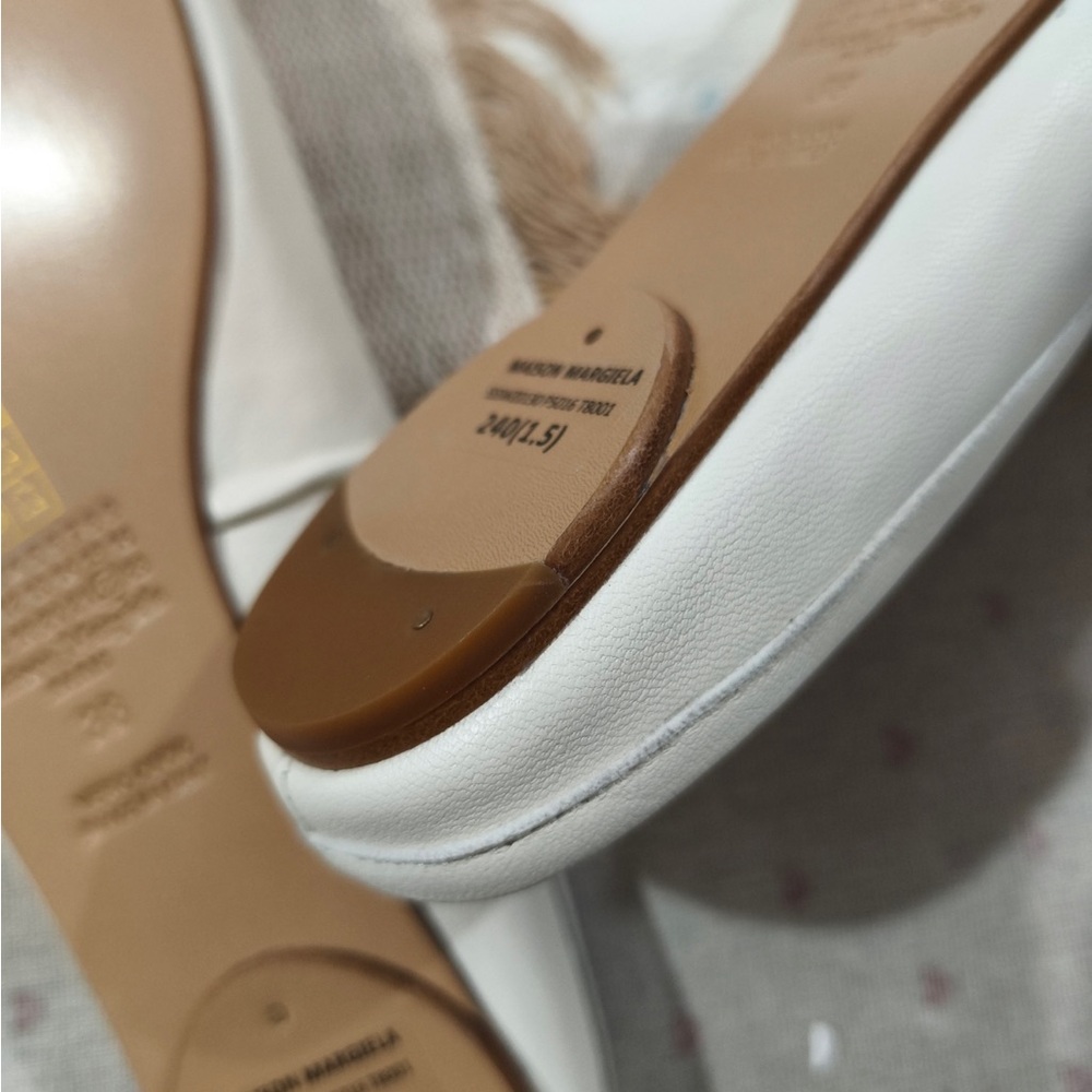 Maison Martin Margiela Cream Leather Ballet Flats with Tan Strap - Picture 11 of 13